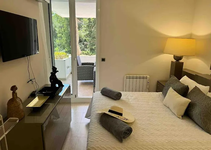 Cala Bona - Beachfront Apartamento *