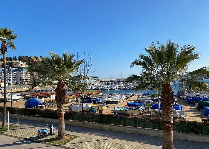 Apartment Cala Bona - Beachfront Blanes