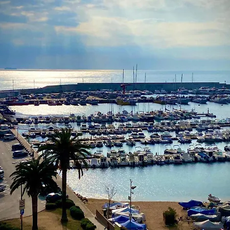 Cala Bona - Beachfront 公寓 *